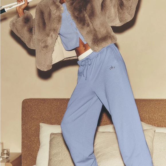 ALO Accolade Straight Leg Sweatpant SIZE MEDIUM - Picture 2 of 7